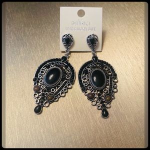 🖤🤍Black an Silver Fabulous earrings🤍🖤
